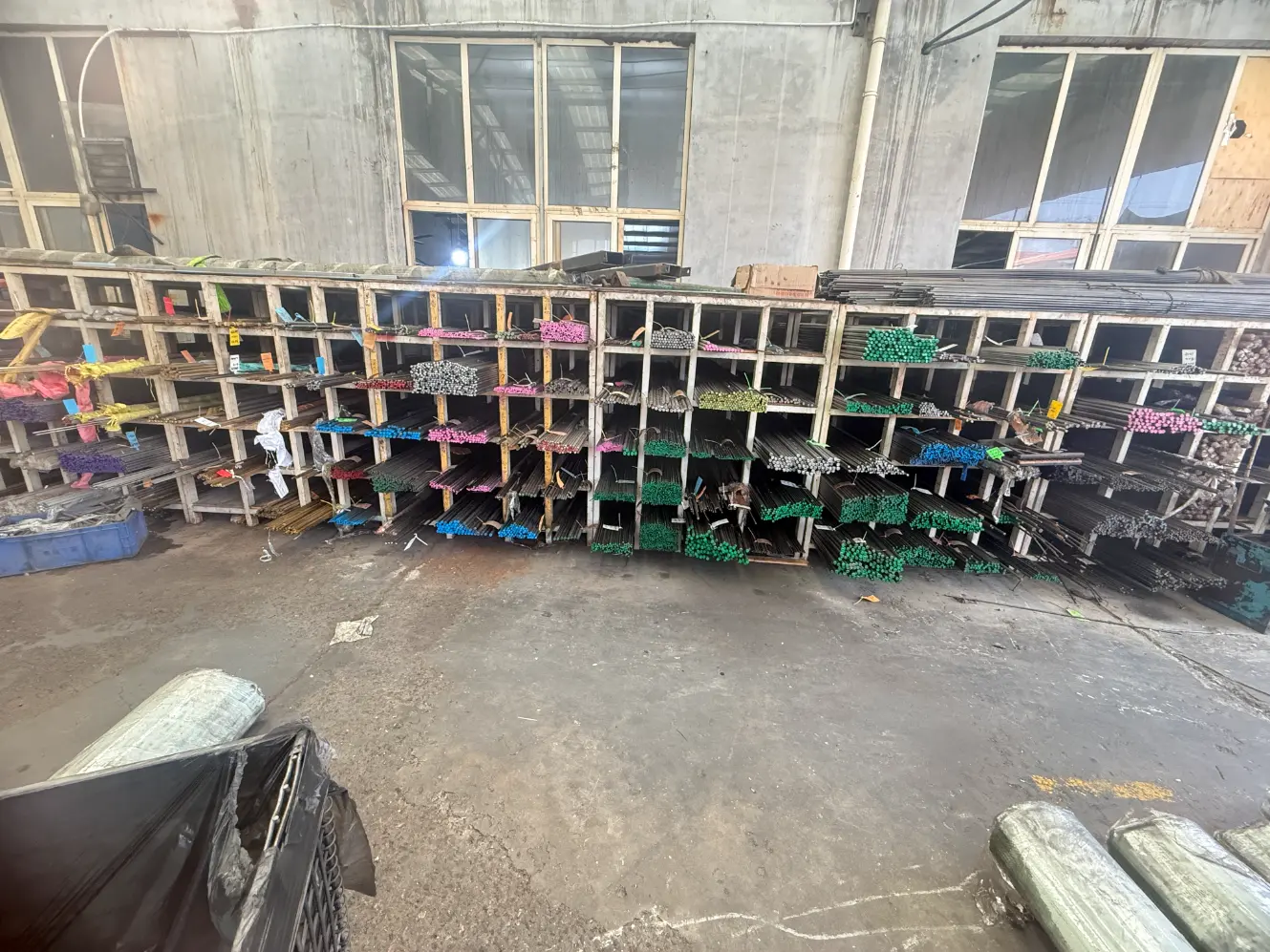 How Do Manufacturers Manage Metal Bar Stock for Custom Machining Orders? How Do Manufacturers Manage Metal Bar Stock for Custom Machining Orders?